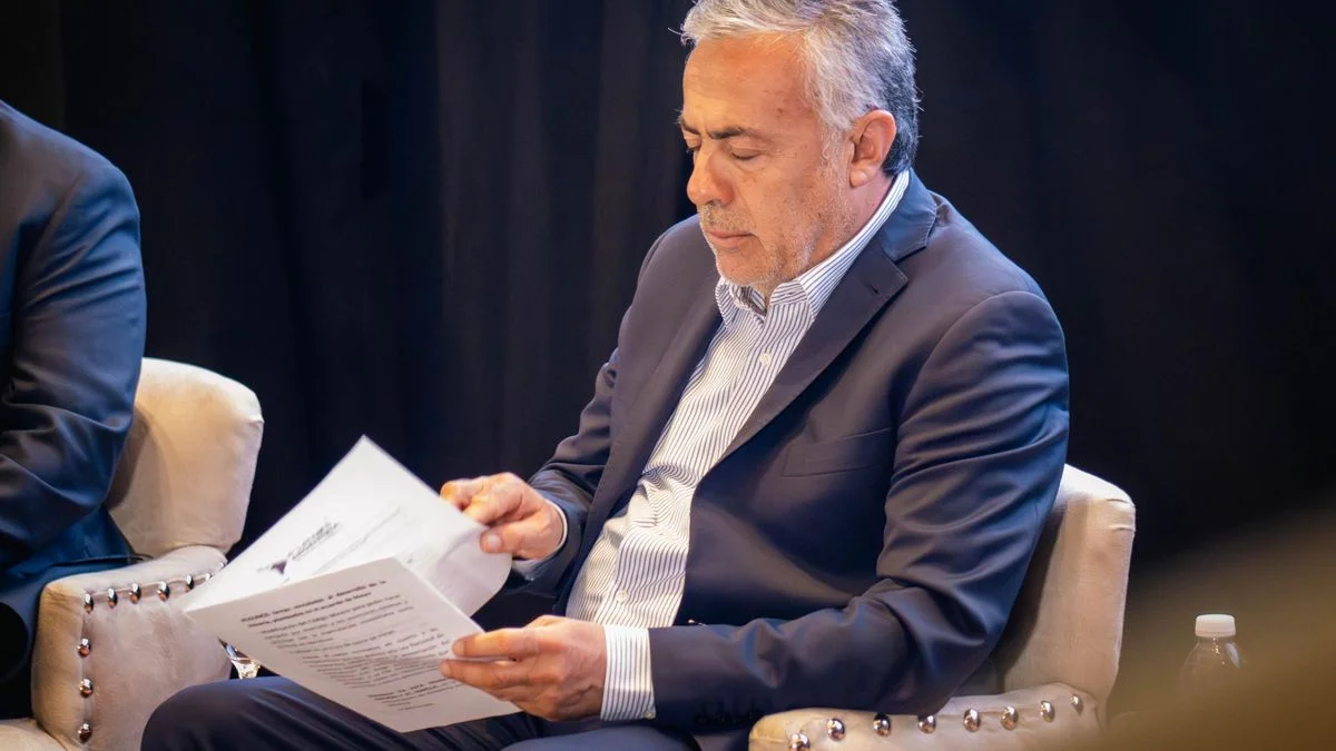 Encuesta: se desploma la confianza en Cornejo, pero Milei mantiene el apoyo e irrumpe Daniel Vila