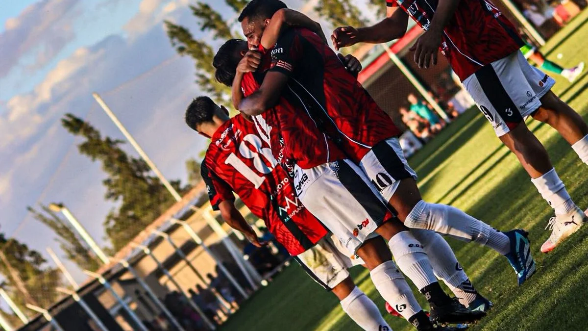 FADEP goleó a Estudiantes de San Luis y quedó a un paso del ascenso al torneo Federal A