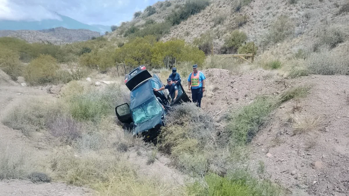 Un menor falleció en un accidente sobre la ruta 7: la conductora del vehículo está internada