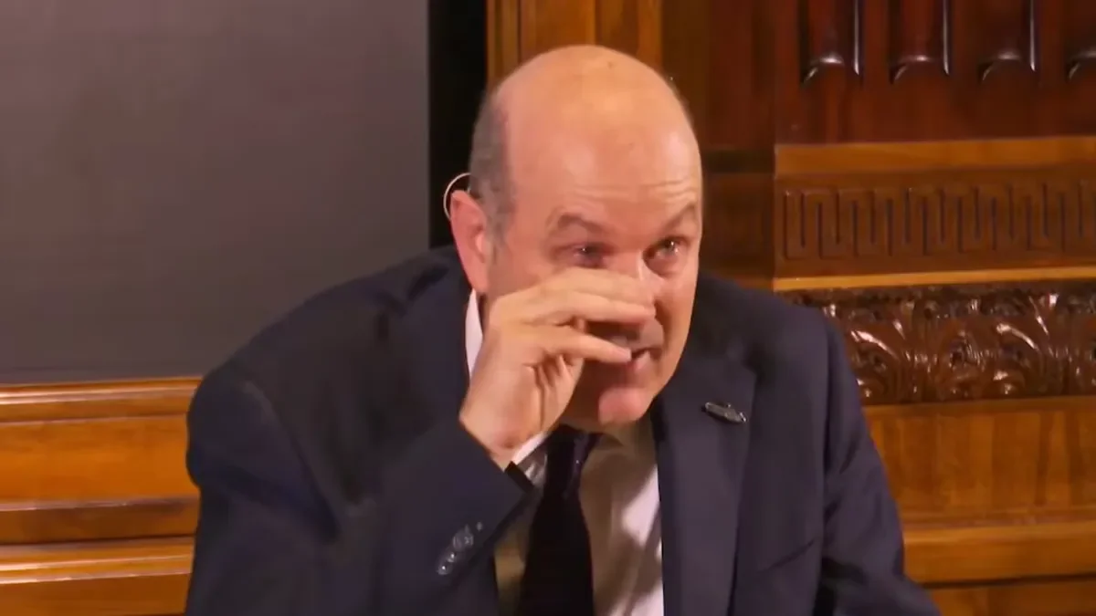 Lágrimas en Viena: Sturzenegger defendió la épica del ajuste libertario con anécdotas de sus hijos y emoción