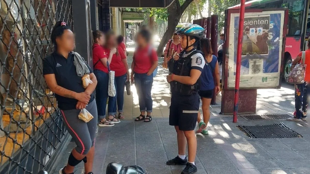 Así detuvieron a una pareja de delincuentes armados con cuchillos que quiso robar una moto en Ciudad
