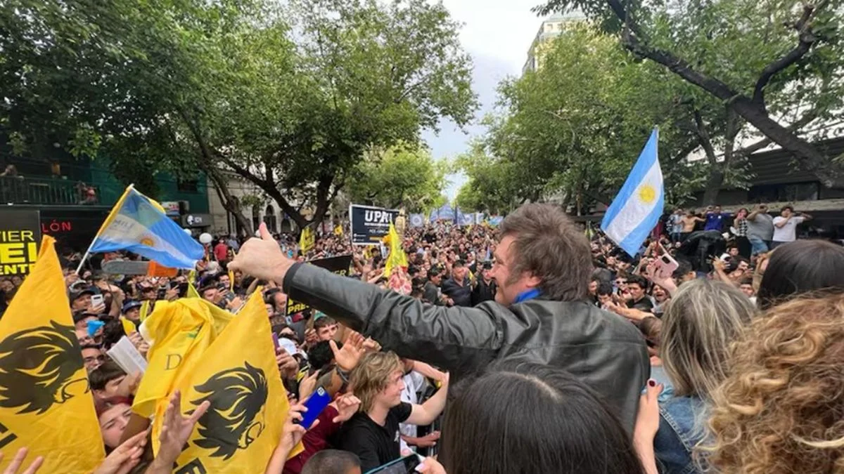 Batalla política en Mendoza: huracán libertario, desconfianza PRO y la ambulancia que recoge heridos del PJ