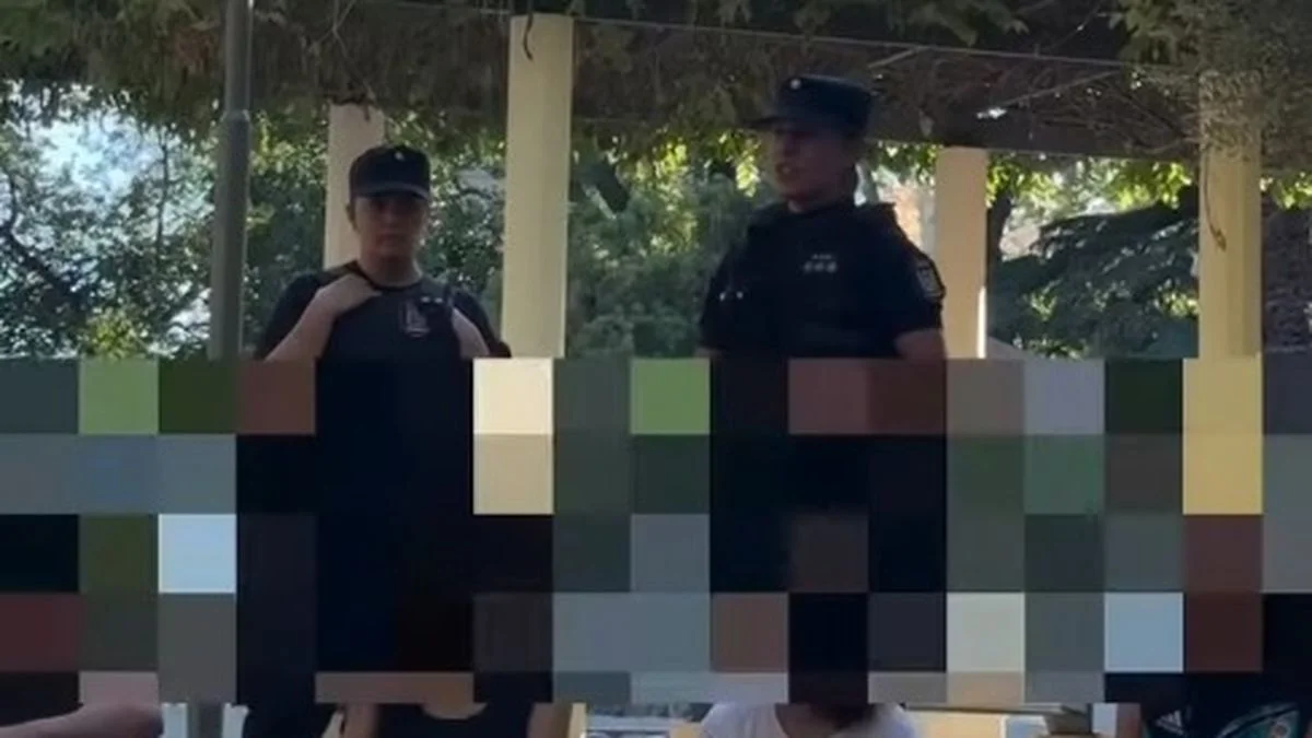 La Policía irrumpió en una asamblea de estudiantes que se organizaban para protestar contra San Jorge