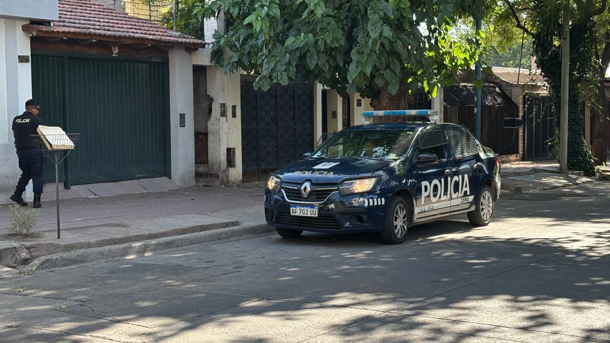 Un chico de 17 años murió de un balazo y otros dos fueron heridos en una presunta pelea vecinal en Godoy Cruz