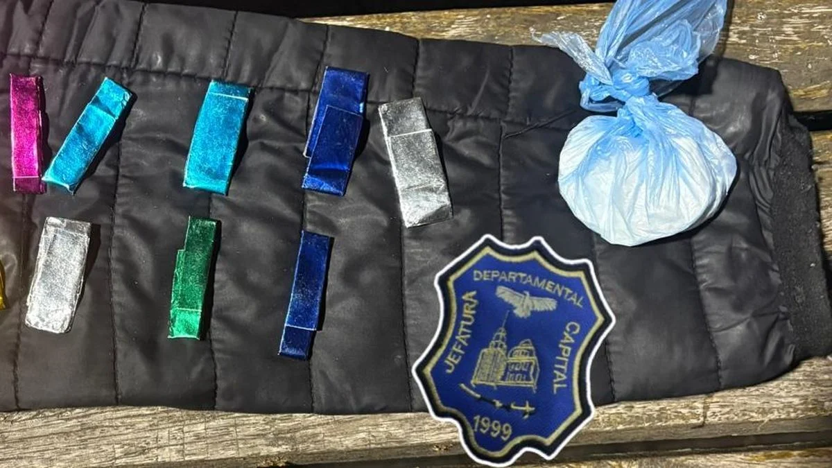 Narcomenudeo: una menor de 17 años aprehendida con droga en la Plaza Independencia