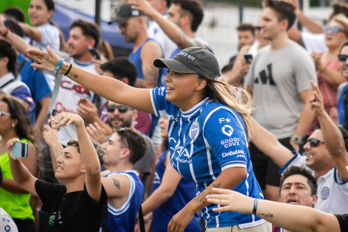 Hinchada Godoy Cruz - Tomba (14).jpg