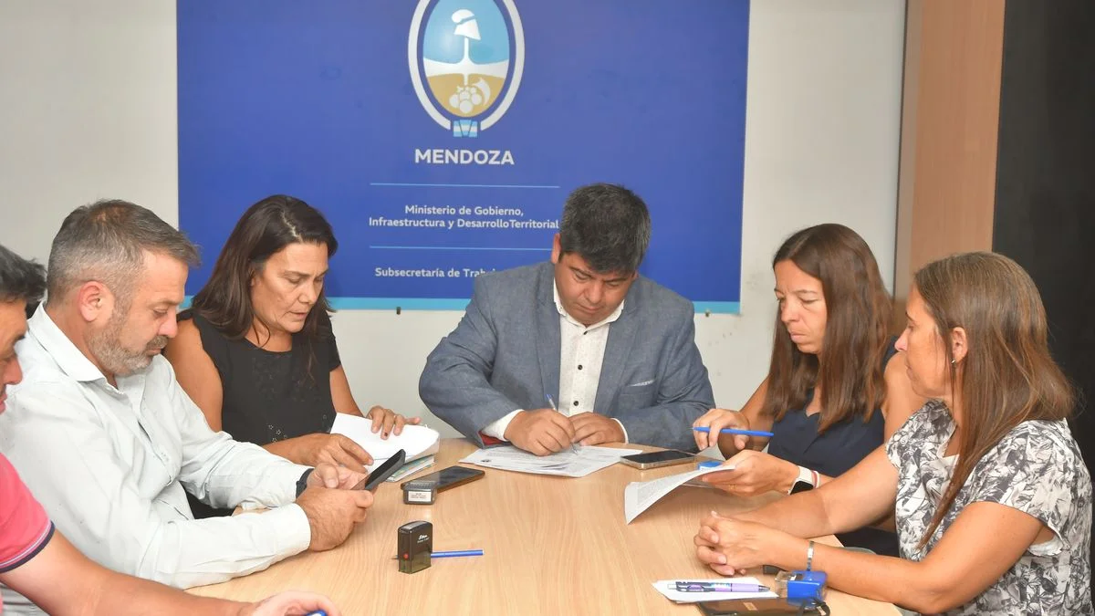 El SUTE baja a las bases docentes la nueva oferta salarial del Gobierno