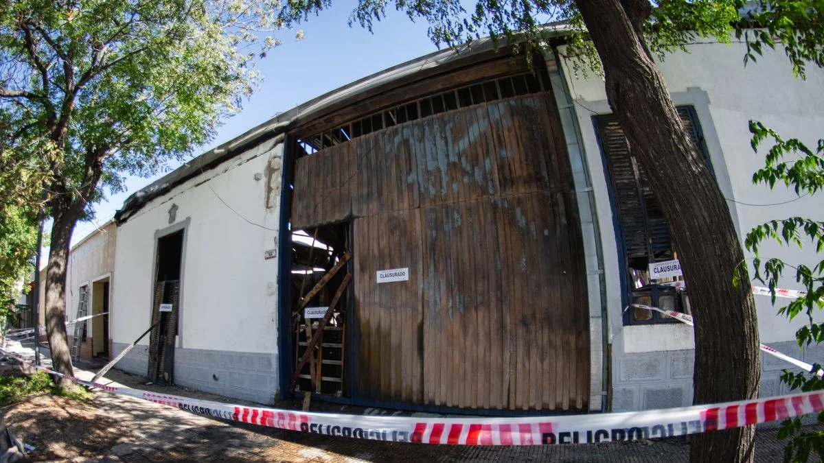 Incendio en fábrica de colchones en Godoy Cruz: realizan peritajes y vecinos denuncian que "era un peligro"