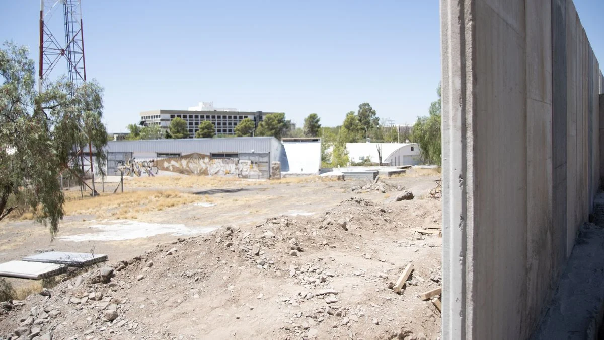 La UNCuyo minimizó la decisión de la Ciudad y ratificó que continuará construyendo el muro perimetral