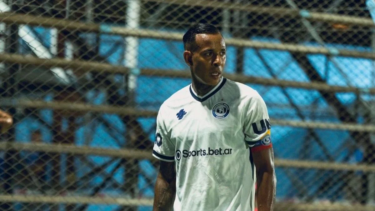 ¿Problemas de papeles? El insólito motivo que dejó a Sebastián Villa sin Selección a las puertas del Mundial