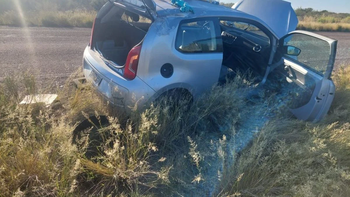 Una familia volcó en San Rafael y los ocupantes salvaron sus vidas de milagro