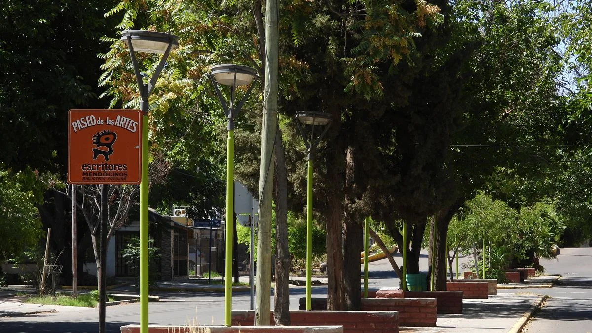 Vecinos celebran los cincuenta años del Ujemvi, un mítico barrio con historia