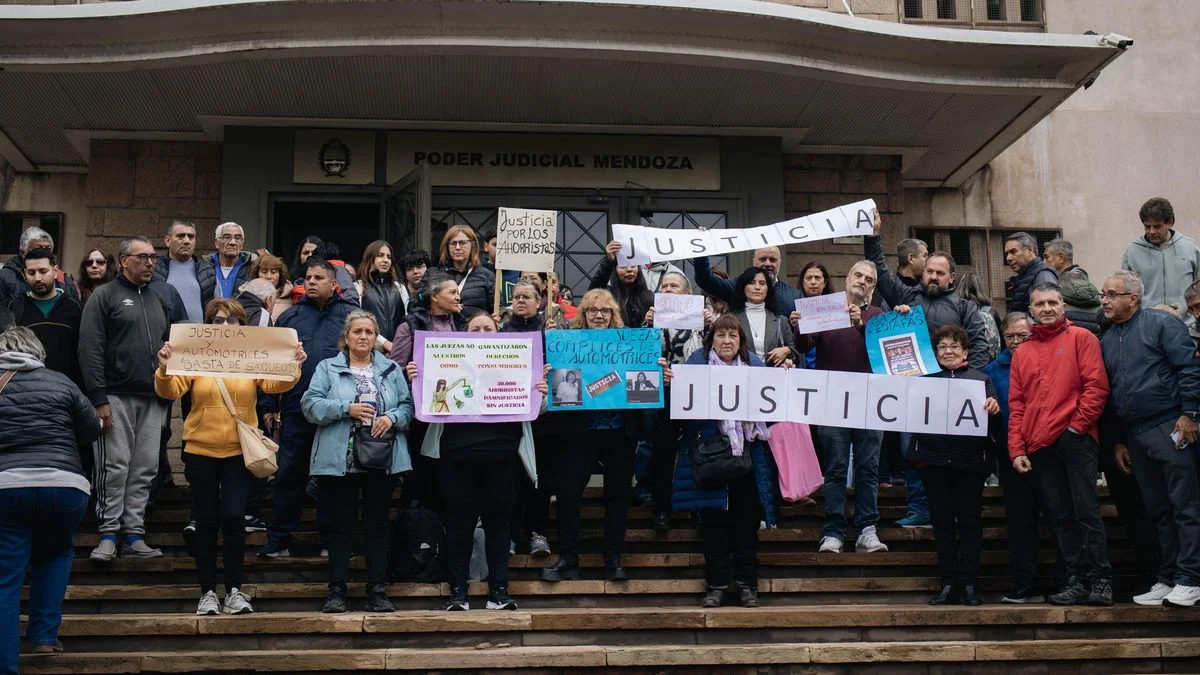 Planes de ahorro: damnificados se manifestaron contra fallo judicial que favorece a las automotrices