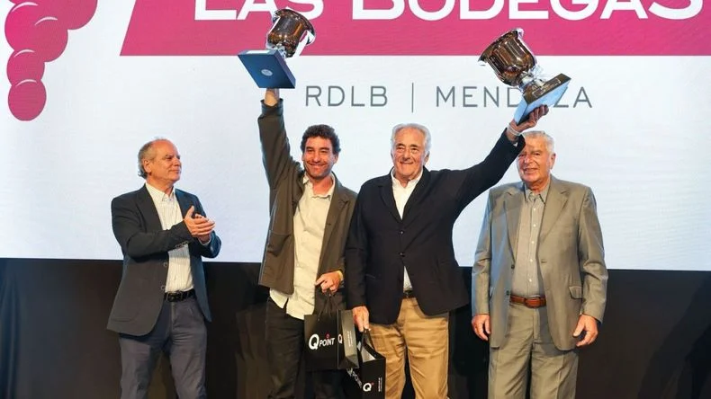 Juan y Alberto Tonconogy celebran su tercera victoria en el Rally de las Bodegas.