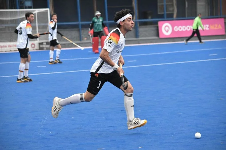 Alemán ganó en su debut en el Súper 8. 