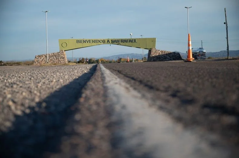 Por las obras en la Ruta Nacional 143 hay desv&iacute;os para todo tipo de veh&iacute;culos.&nbsp;