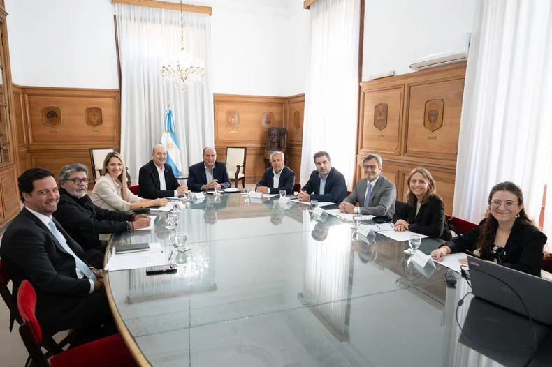 El gobernador Alfredo Cornejo es parte del Consejo de Mayo, &oacute;rgano que se reuni&oacute; varias veces este a&ntilde;o.&nbsp;
