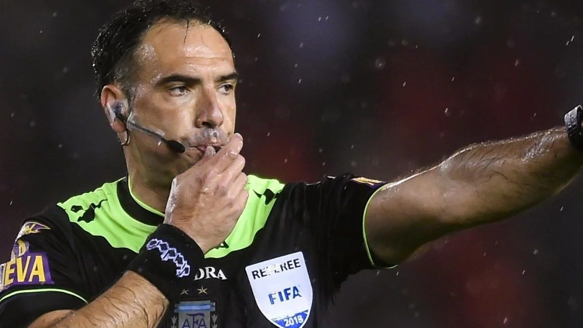 Salieron a la luz los árbitros que dirigirán el debut del Tomba y la Lepra en el Torneo Apertura