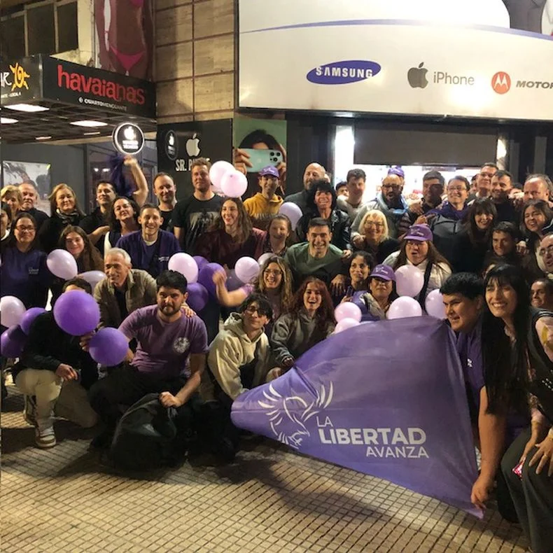 Militantes de La Libertad Avanza festejaron en el centro sanrafaelino.