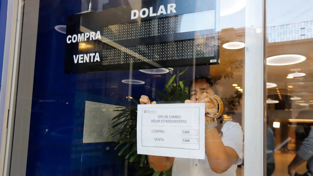 El dólar abre estable este lunes 5 de mayo y mantiene los valores del último cierre
