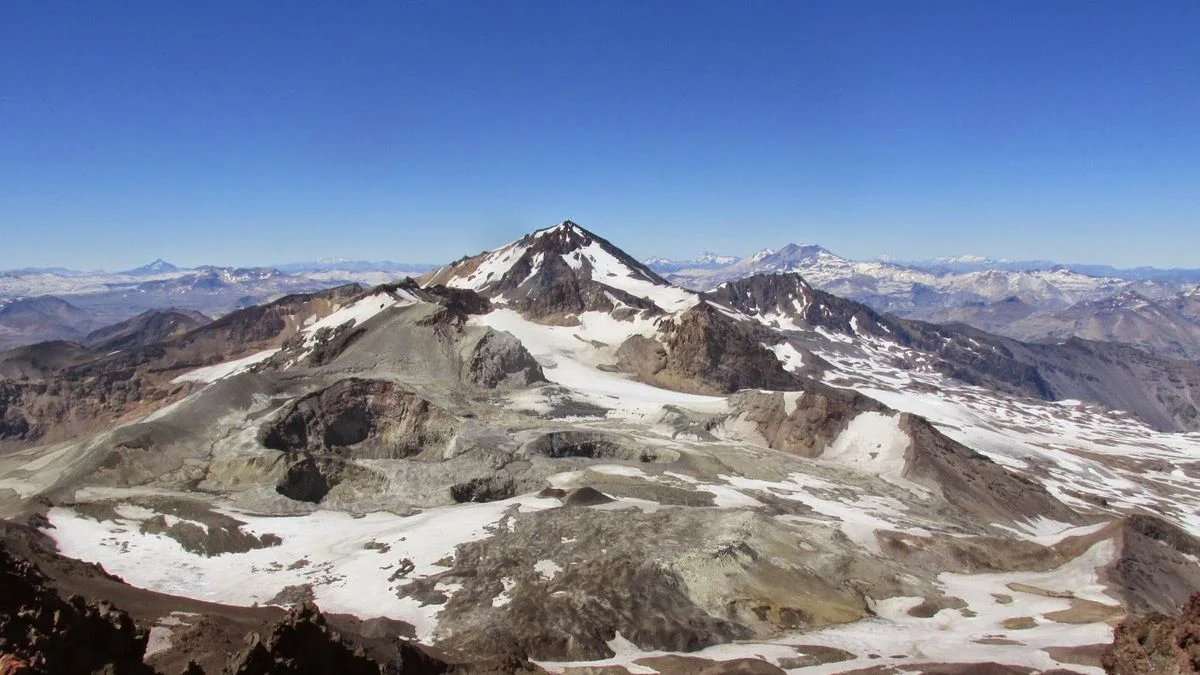 Volcanes en el Sur: ¿qué dice el último reporte del volcán Peteroa en Malargüe?