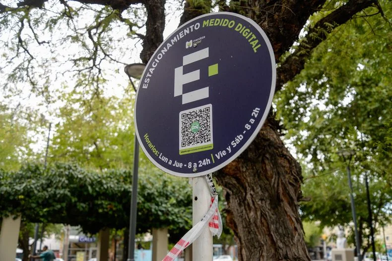 Aumenta el estacionamiento medido.