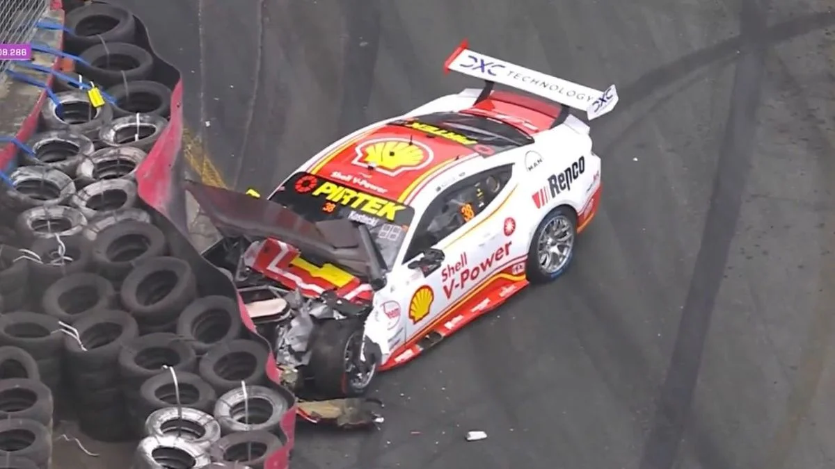 El grave accidente en Supercars que dejó a 4 fotógrafos hospitalizados: ¿cuál es su estado de salud?