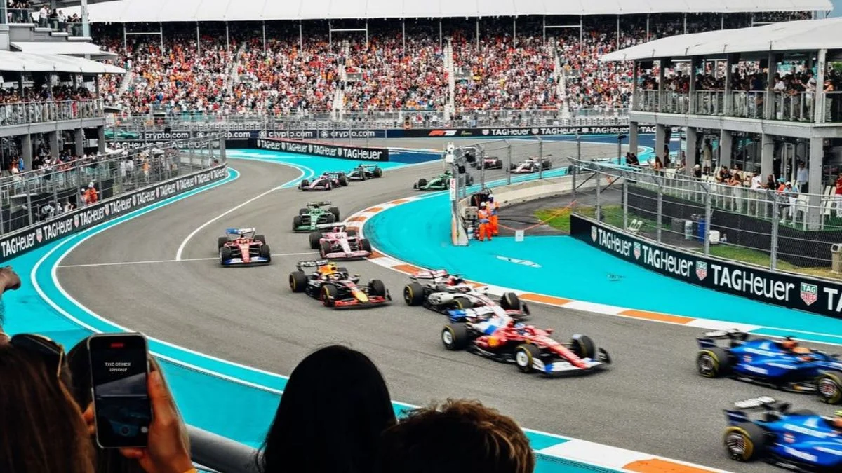 El ajedrez de la F1 en las sombras antes de Miami: guerra, espionaje, "fuga de cerebros" y marea humana