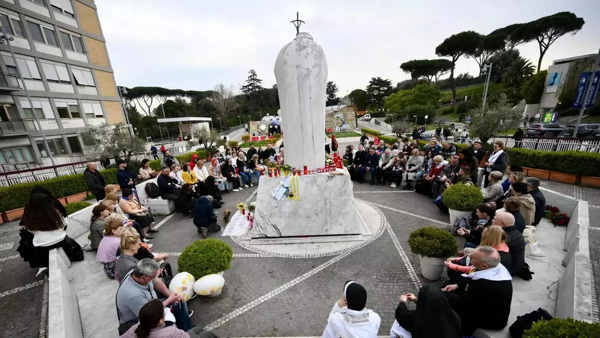 El Papa Francisco pasó su primera noche sin ventilación artificial
