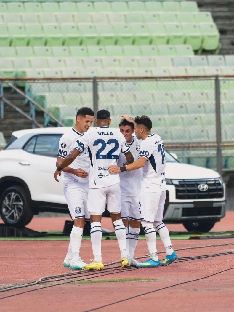 Álex Arce, la gran figura de Independiente Rivadavia, habló tras su hat-trick en Venezuela.