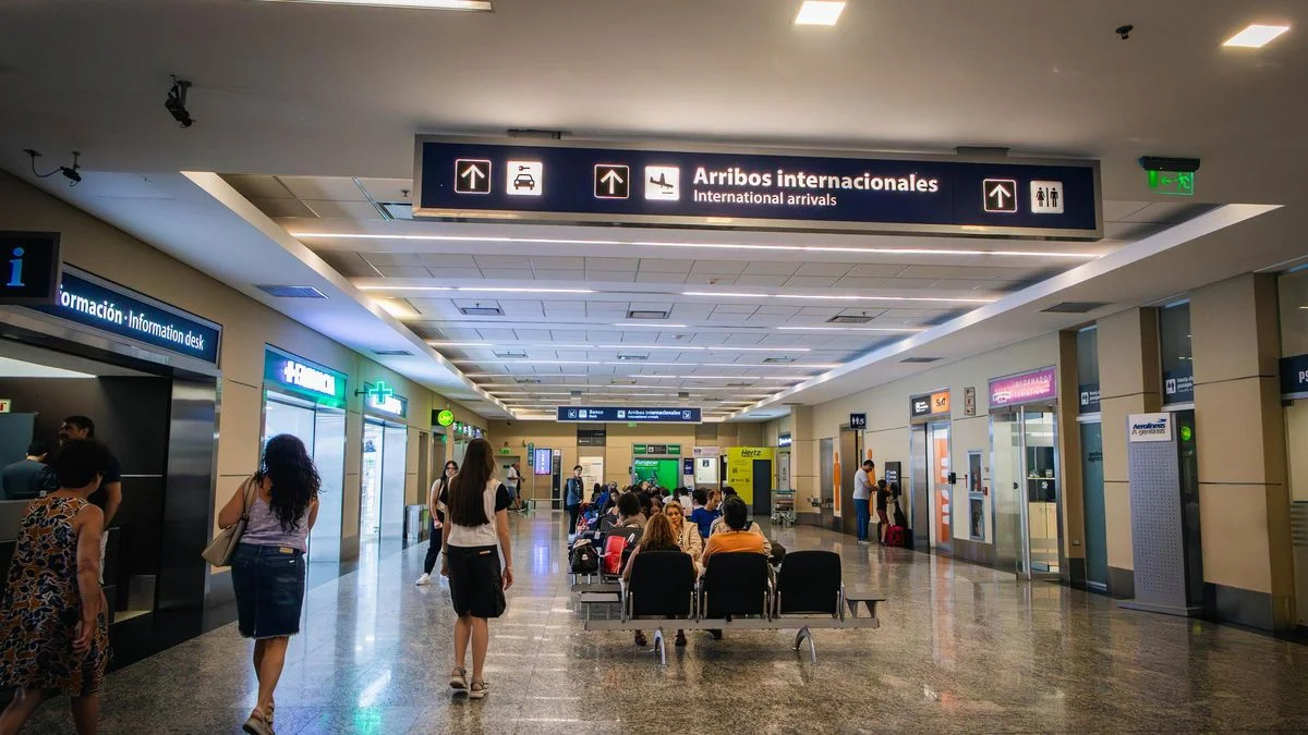 Turismo en Mendoza: el aeropuerto tuvo una leve suba receptiva, mientras que el Paso a Chile sufrió una fuerte caída