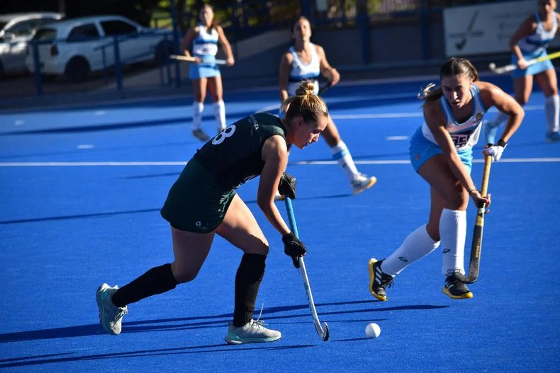 UNSJ ganó en Mendoza y está en lo alto del Apertura de hockey sobre césped.