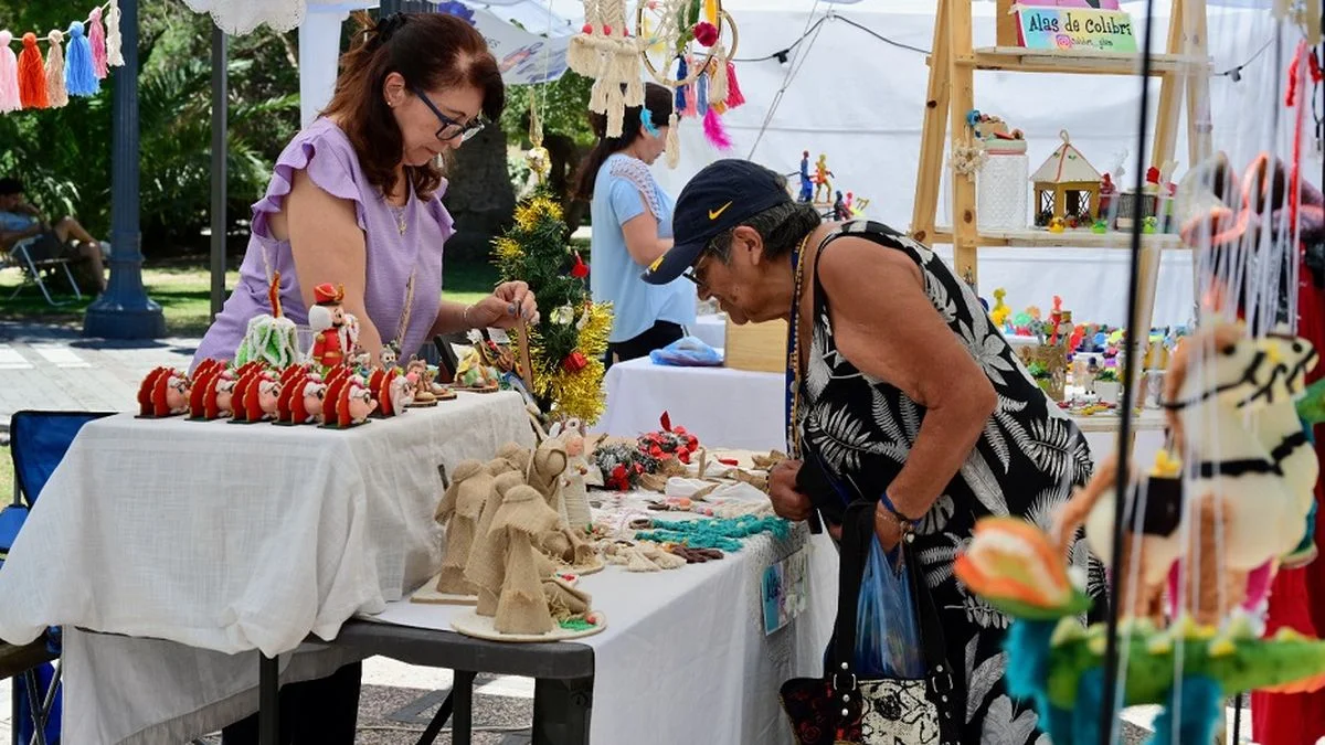 El Mercado de Emprendedores ya se instaló en la Plaza Godoy Cruz