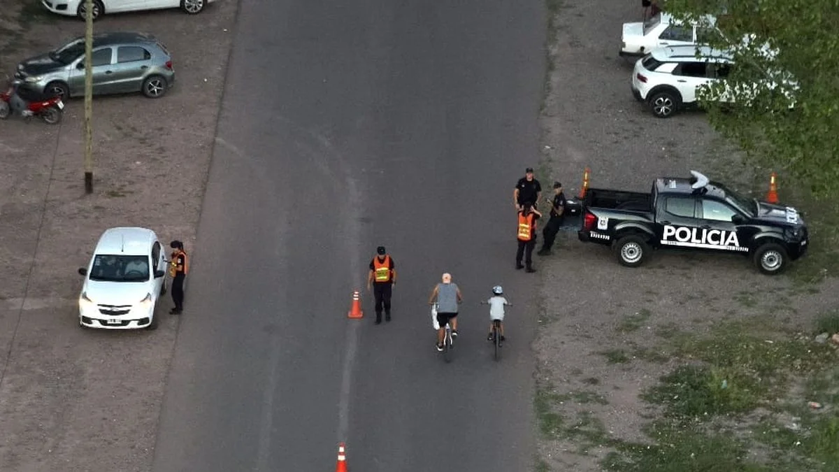 Importante operativo policial en San Carlos con vigilancia aérea y controles simultáneos
