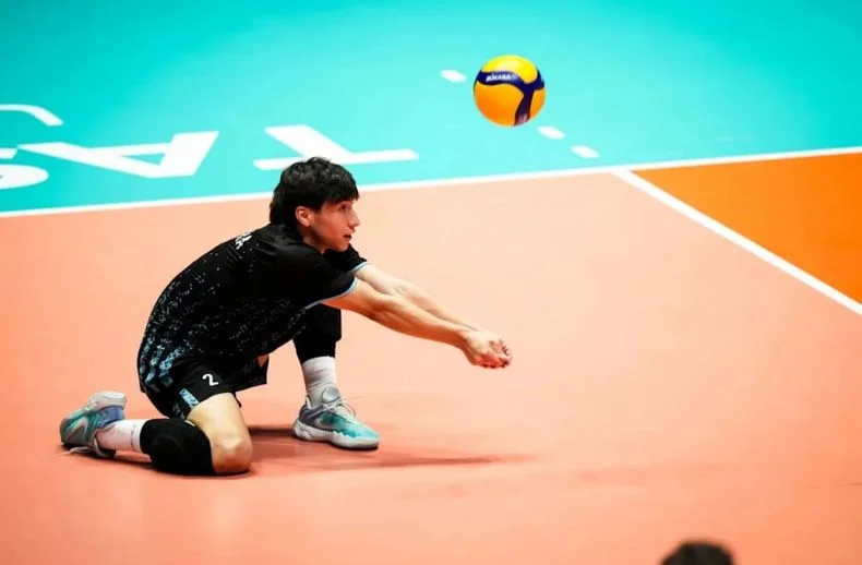 Valentín Yapura fue elegido el tercer mejor defensor del Mundial U19 de vóley.