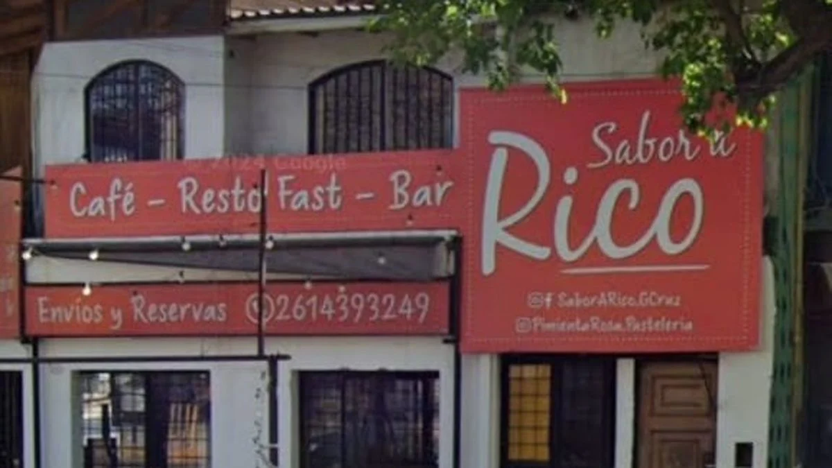 Dos conductoras ebrias involucradas en accidentes: una chocó contra un local de comidas y otra con un micro