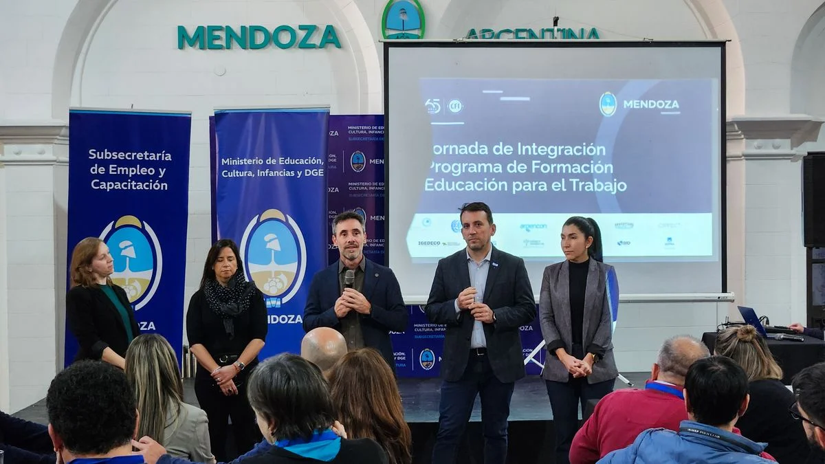 Tadeo García Zalazar presentó la experiencia de Mendoza en capacitación laboral ante el CFI