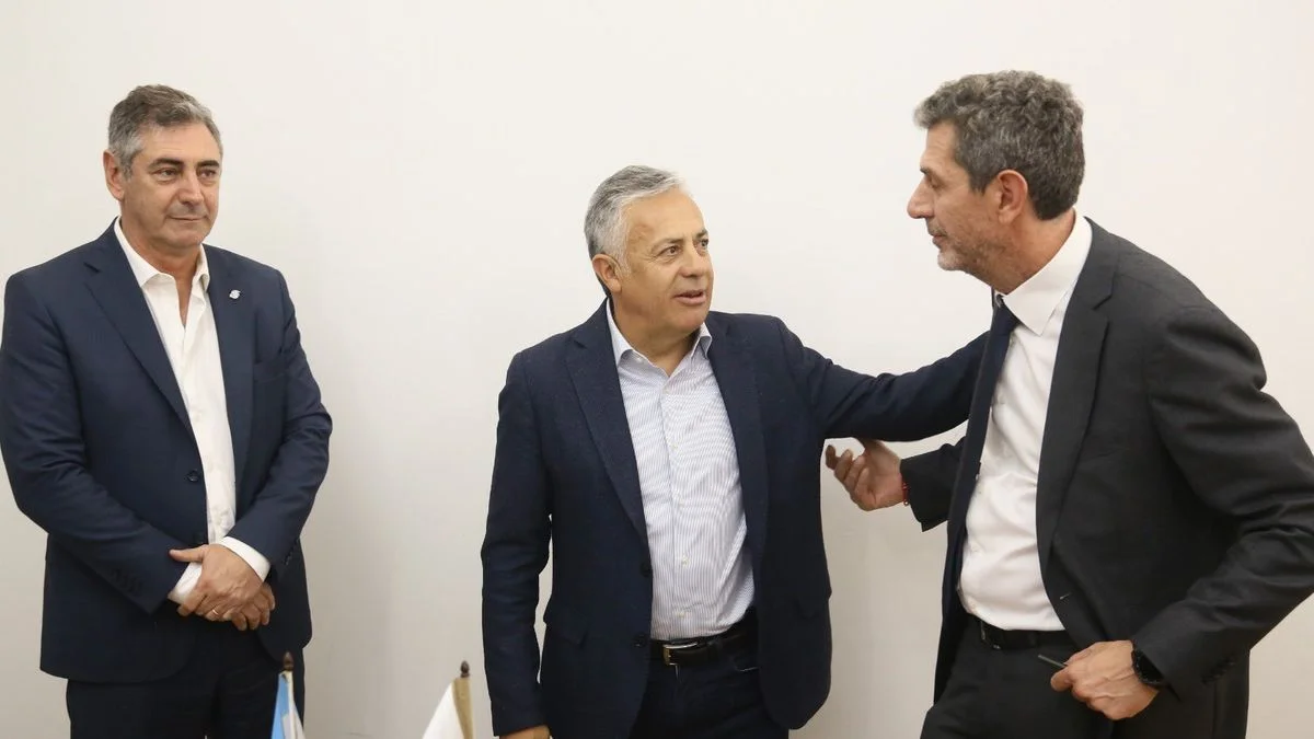 Sin obra pública nacional, Cornejo firma un convenio para que la provincia financie rutas