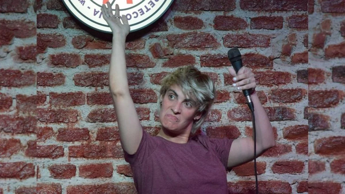 Viernes de Stand Up con el show de Xamila Denise "Todo lo que no está bien"