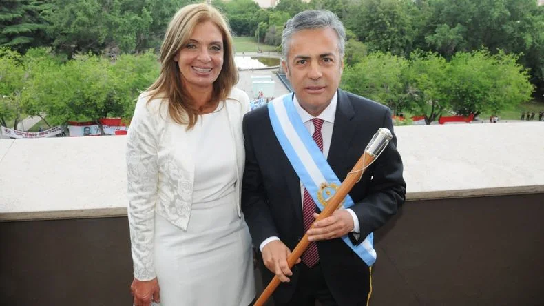 Laura Montero, vicegobernadora, y Alfredo Cornejo, gobernador. Diciembre 2015.