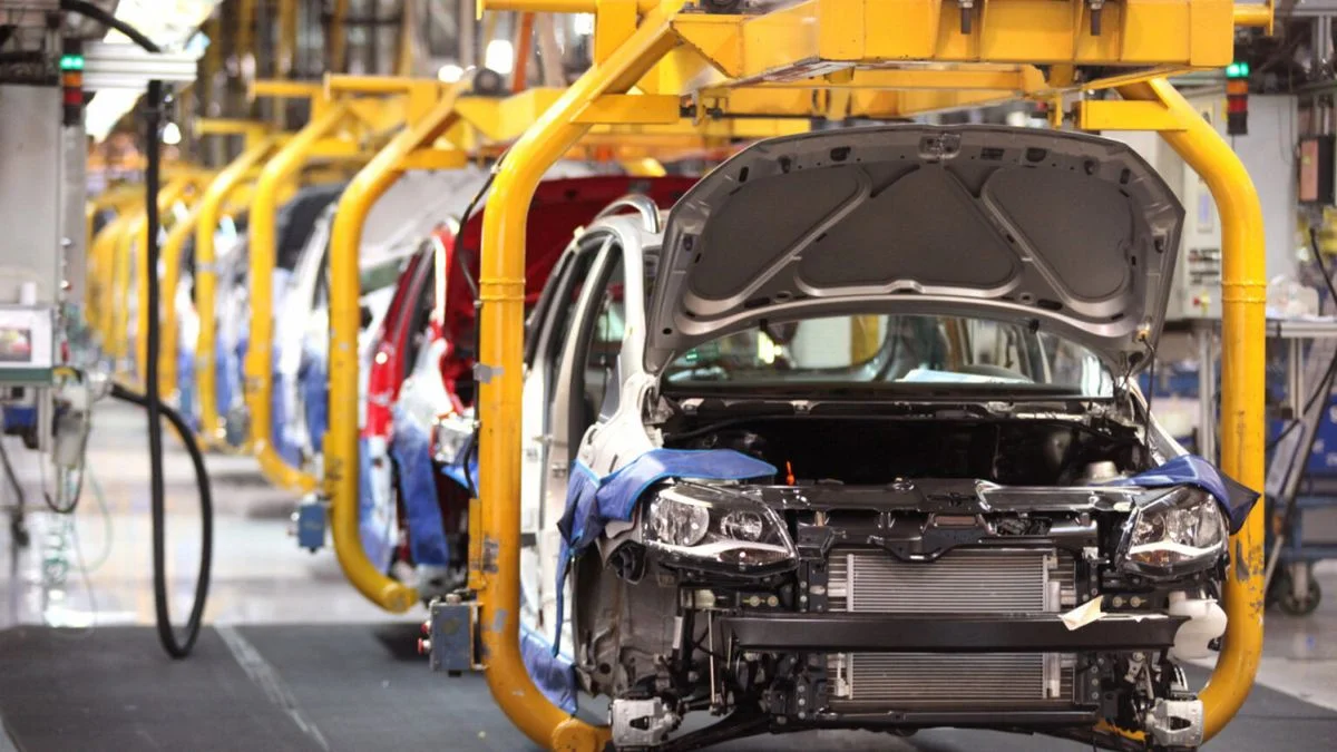 En pleno boom de los autos chinos, la producción automotriz de Argentina se derrumbó 30% en febrero