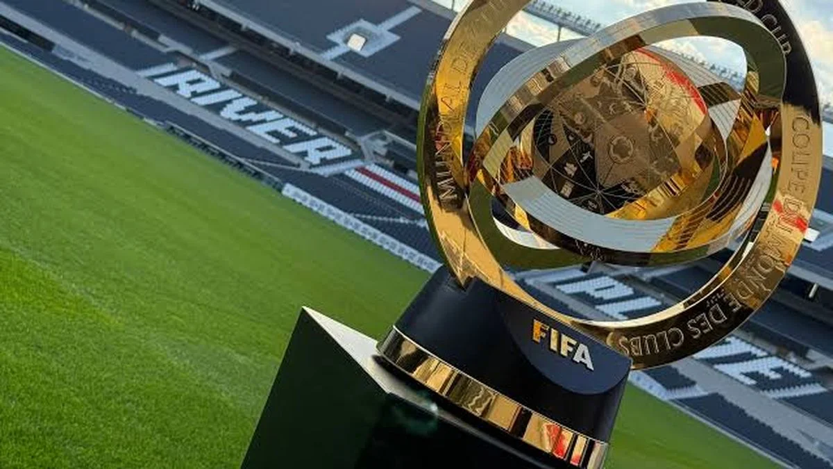 La rompe en el Liverpool y fue ofrecido a River para jugar el Mundial de Clubes