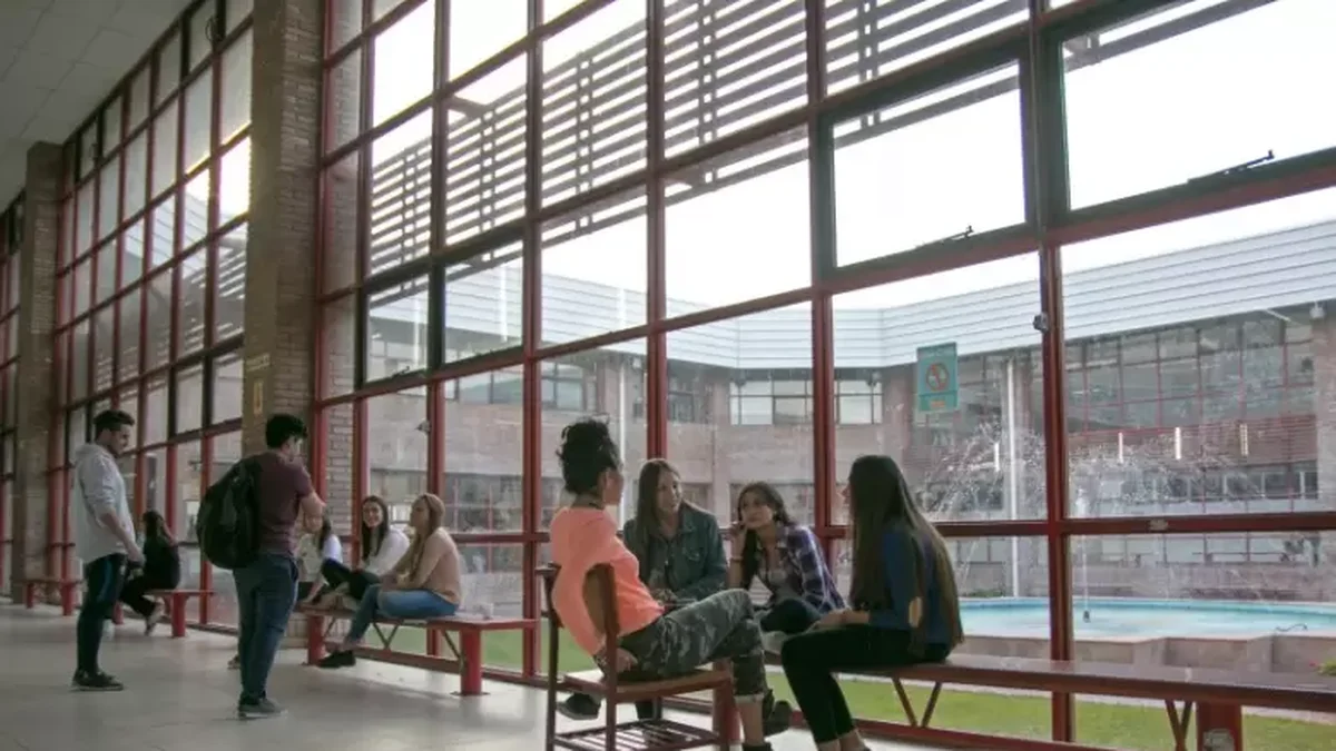 Paro universitario por los salarios: cómo afecta a la UNCuyo la medida nacional contra la asfixia de Milei