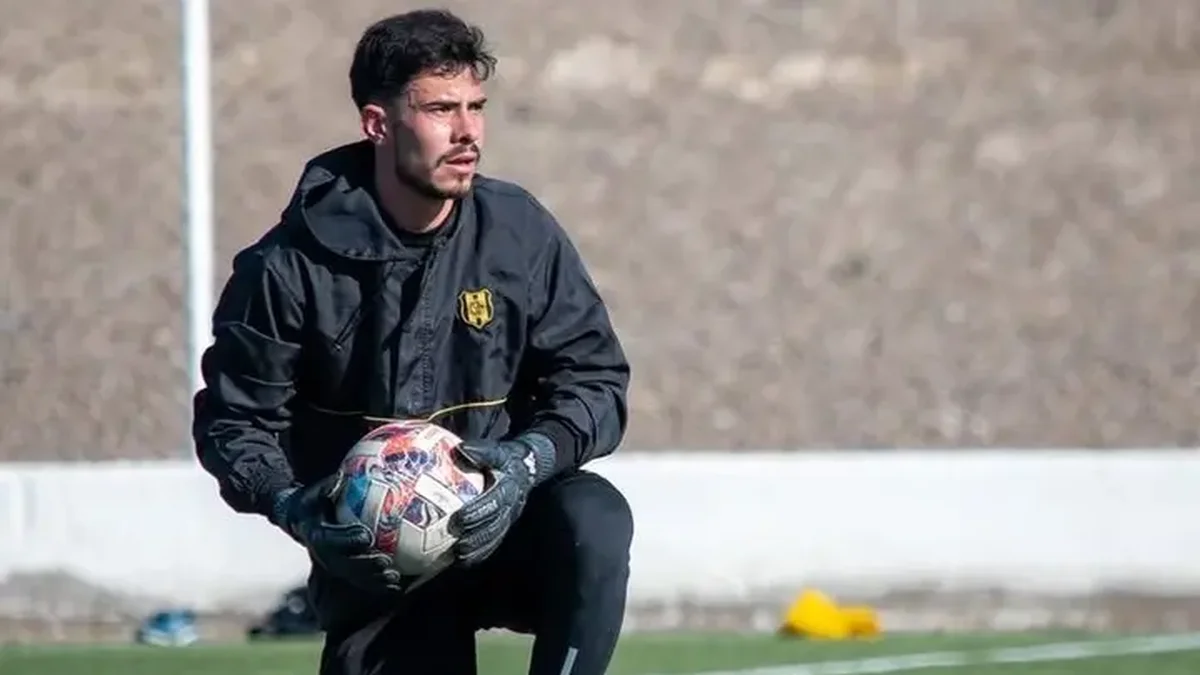 Drama en el fútbol argentino: un arquero sufrió un paro cardíaco en pleno entrenamiento