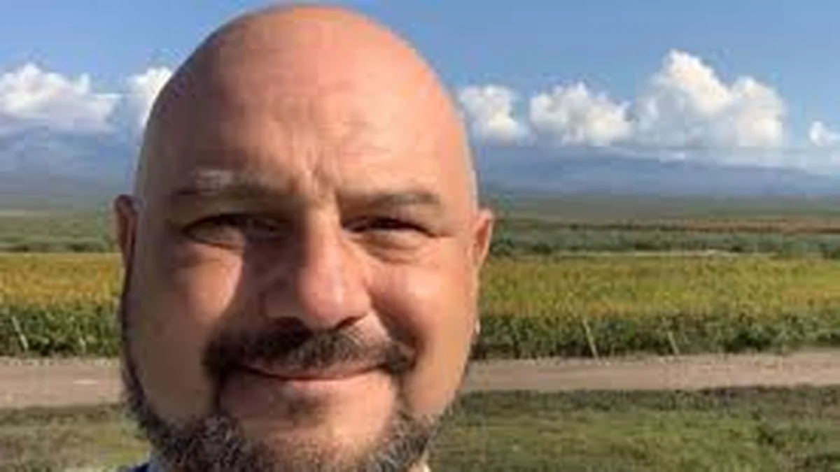 "Es mejor estar atrapados en una bodega que en una unidad básica": el post de Laricchia que incendió las redes