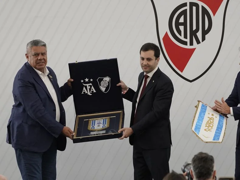 River le plant&oacute; bandera a la AFA.