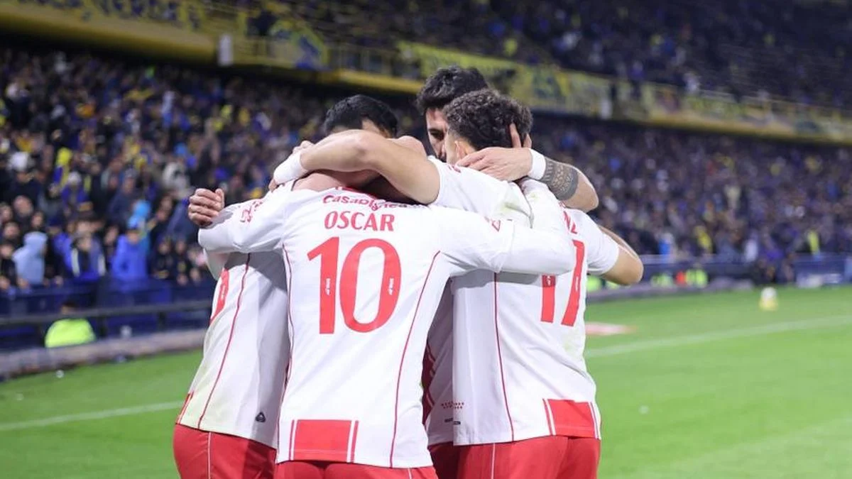 Huracán dio el golpe y eliminó a Boca en la Bombonera