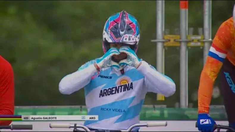 Agustín Galeotti se prepara para afrontar el Mundial de BMX en la categoría aro 20. 