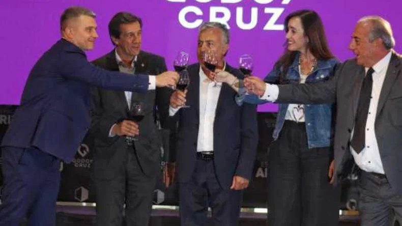 Victoria Villarruel con Alfredo Cornejo en 2024.