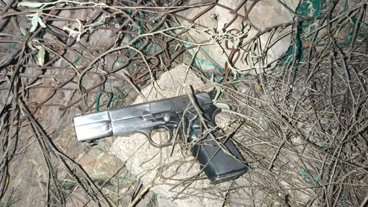 Disparos contra una casa en Ciudad: tres detenidos y un arma secuestrada tras un operativo cerrojo